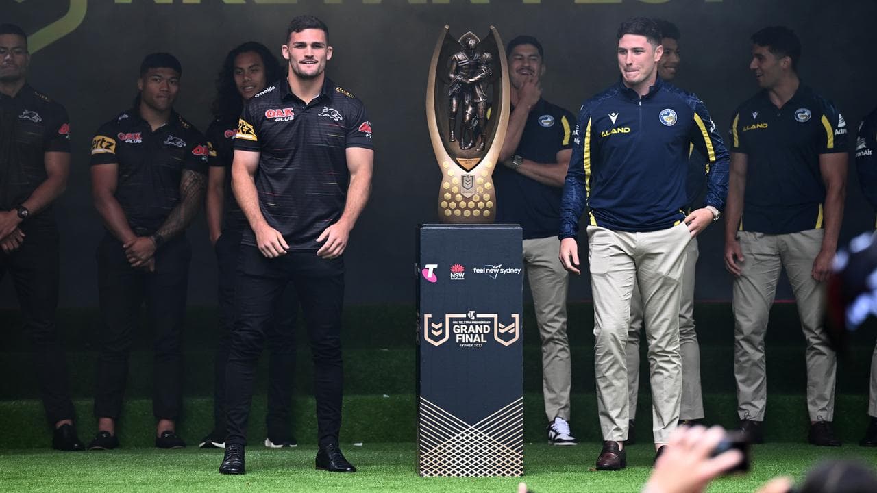 (L-R) Nathan Cleary and Mitchell Moses.