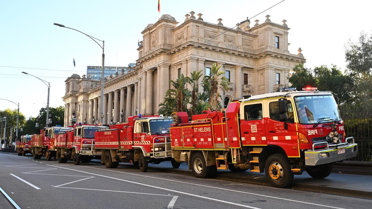 Firefighters protest in Melbourne