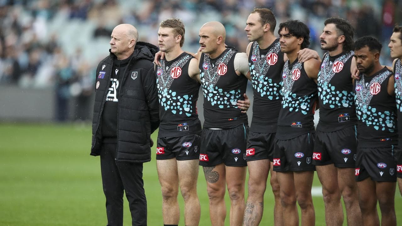 Coach Ken Hinkley (left)
