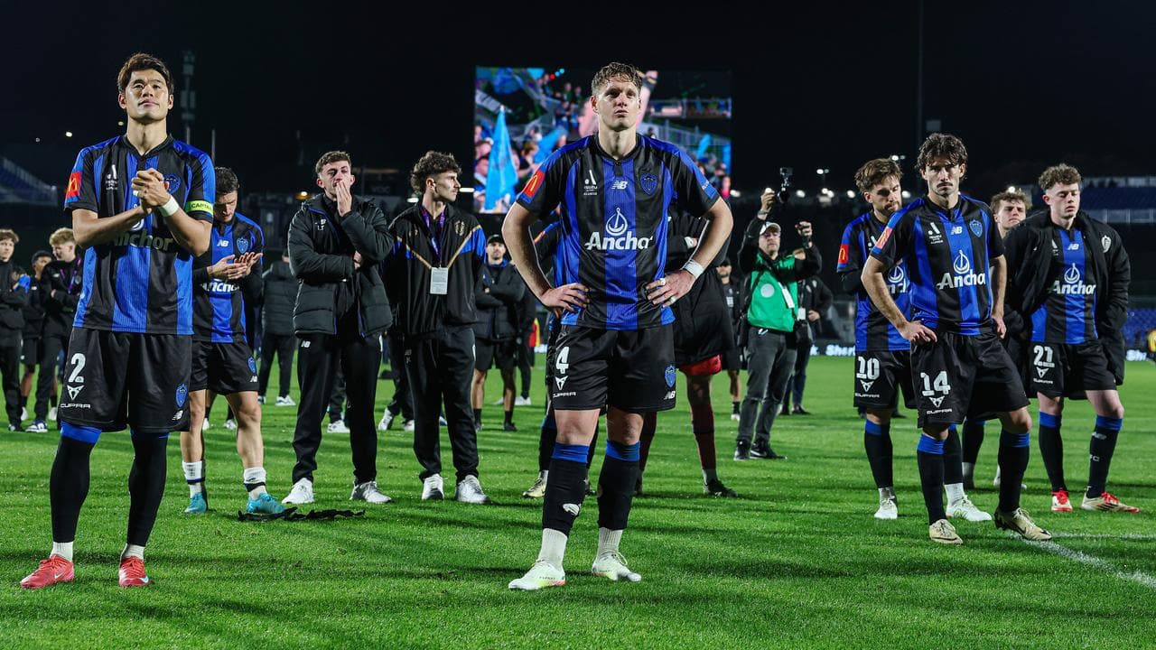 Sad Auckland players.