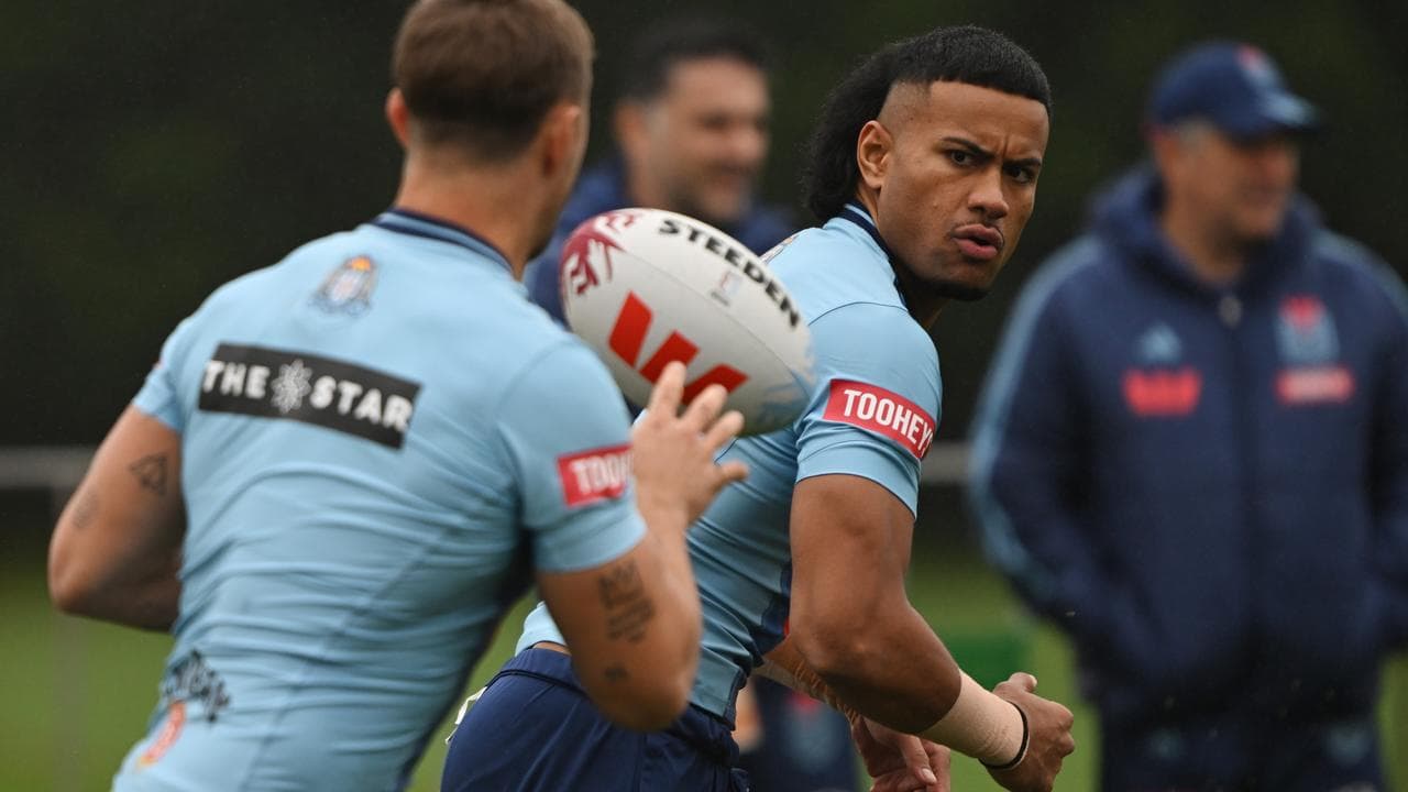 Stephen Crichton (right)