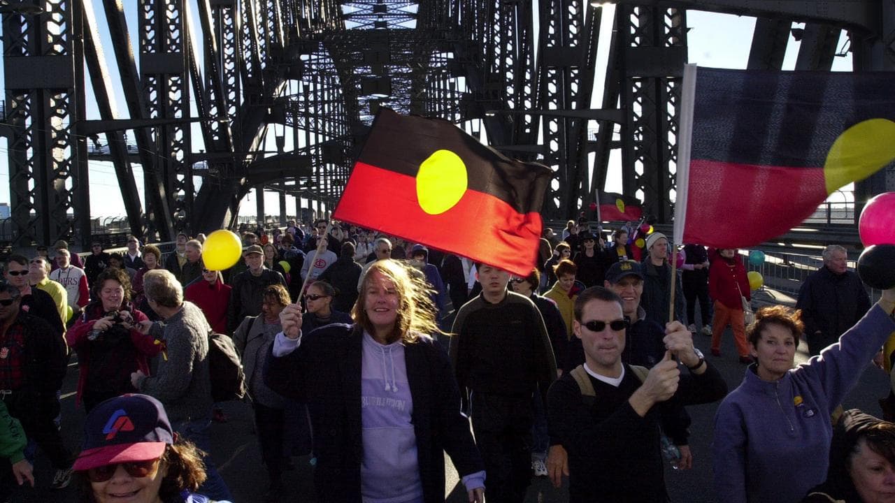 Walk for Reconciliation across the Sydney Harbour Bridge in 2000