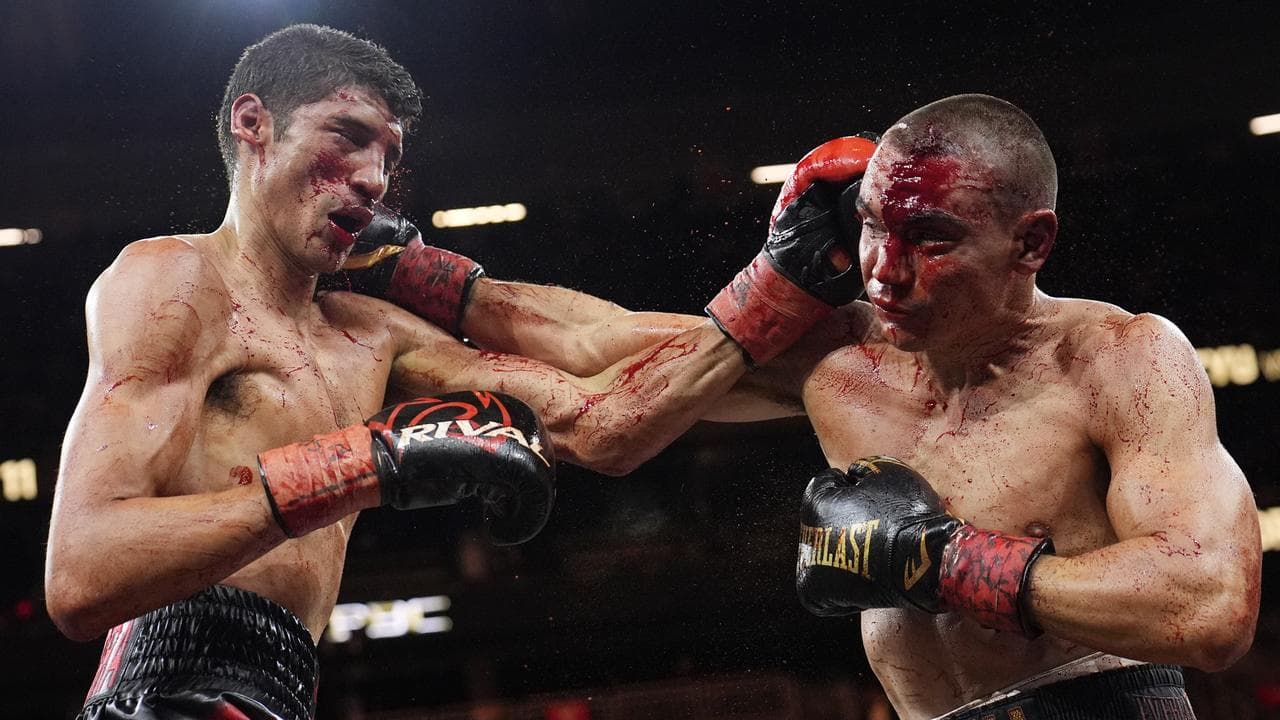 (L-R) Sebastian Fundora and Tim Tszyu.