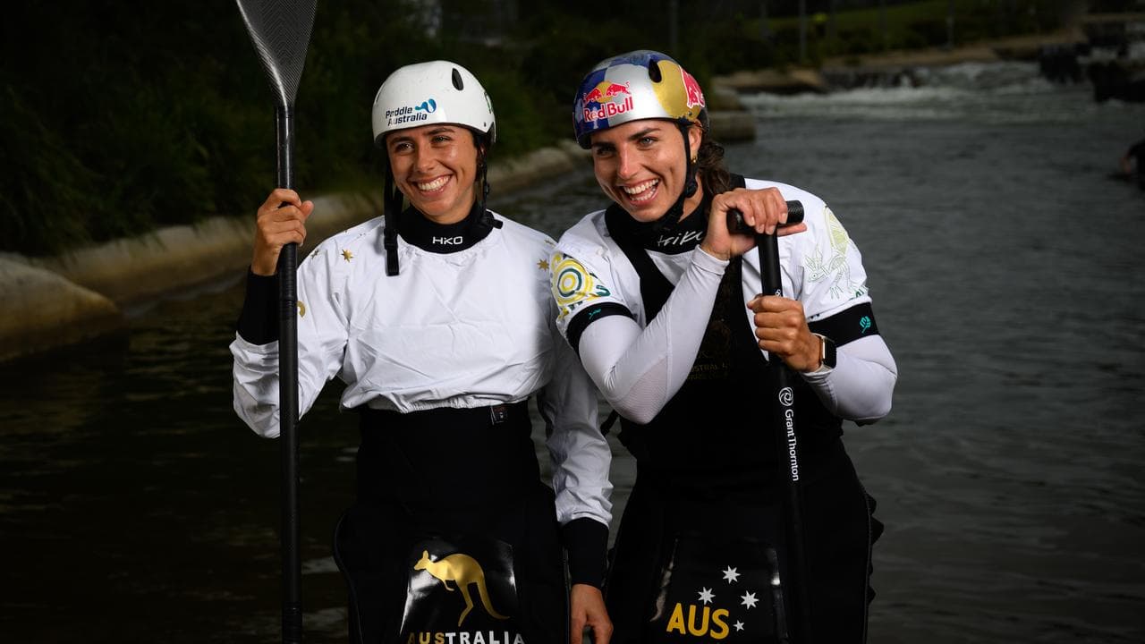 Noemie (left) and Jessica Fox