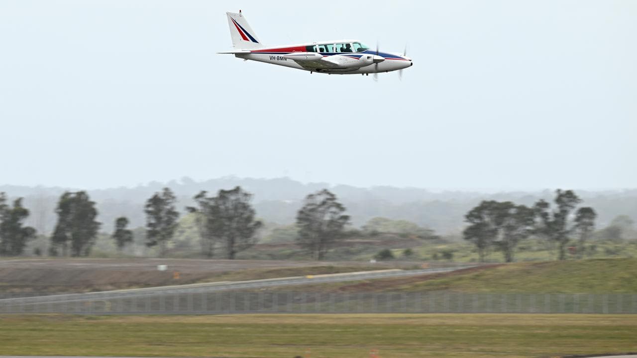 A Piper PA-30 Twin Comanche lands at Western Sydney Airport