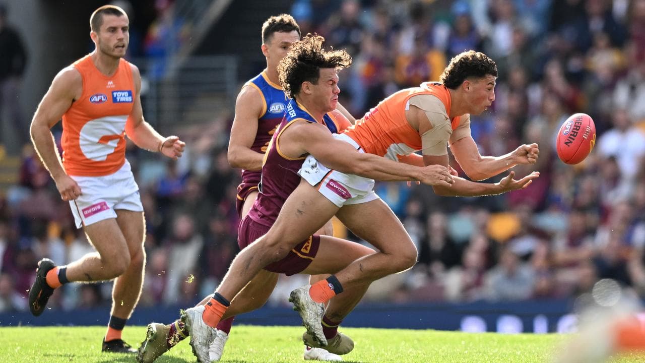 Finn Callaghan (right)