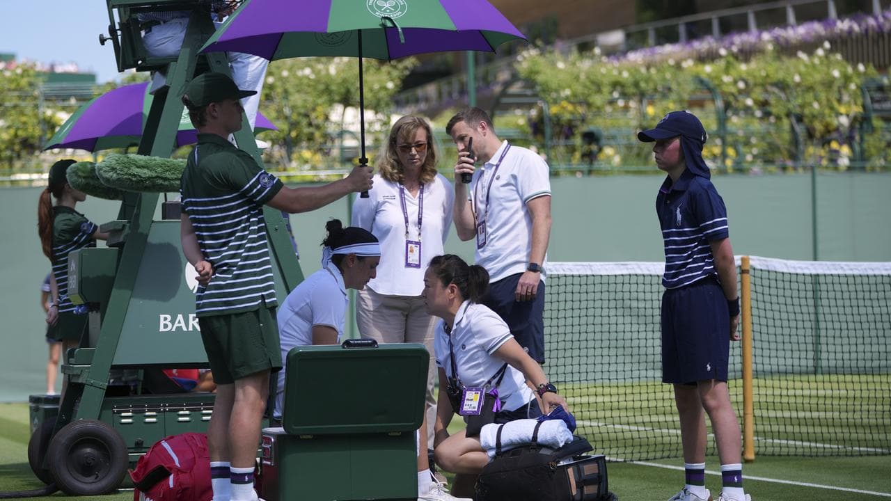 Ons Jabeur receives medical assistance