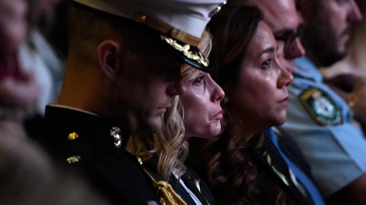 Noreen Hudson (centre, file)