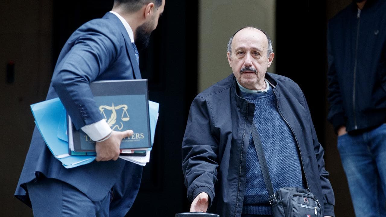 Zisi Kokotatsios leaves the Central Local Court