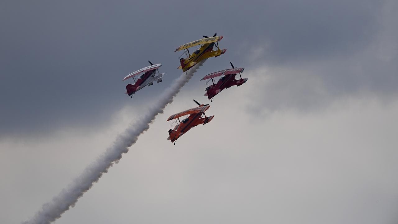SkyAces aerobatic team