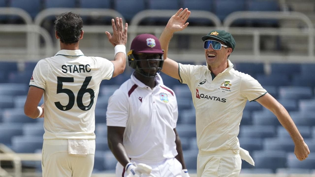 (L-R Mitchell Starc, Kevlon Anderson, Pat Cummins.