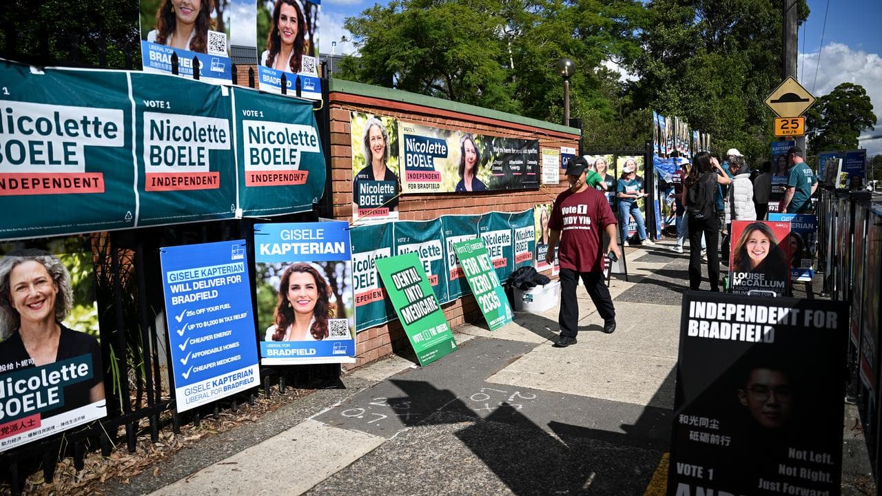 Election campaign signs in Bradfield electorate