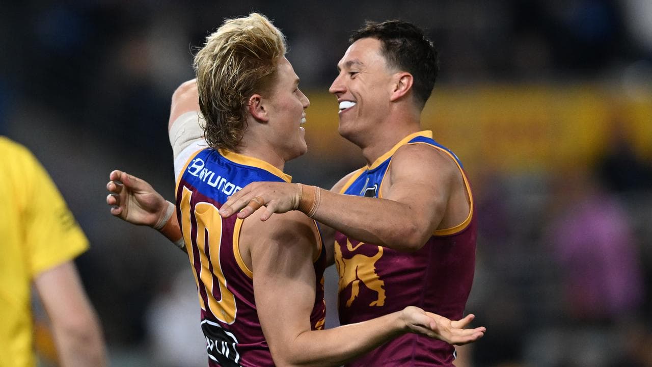 Hugh McCluggage (right).