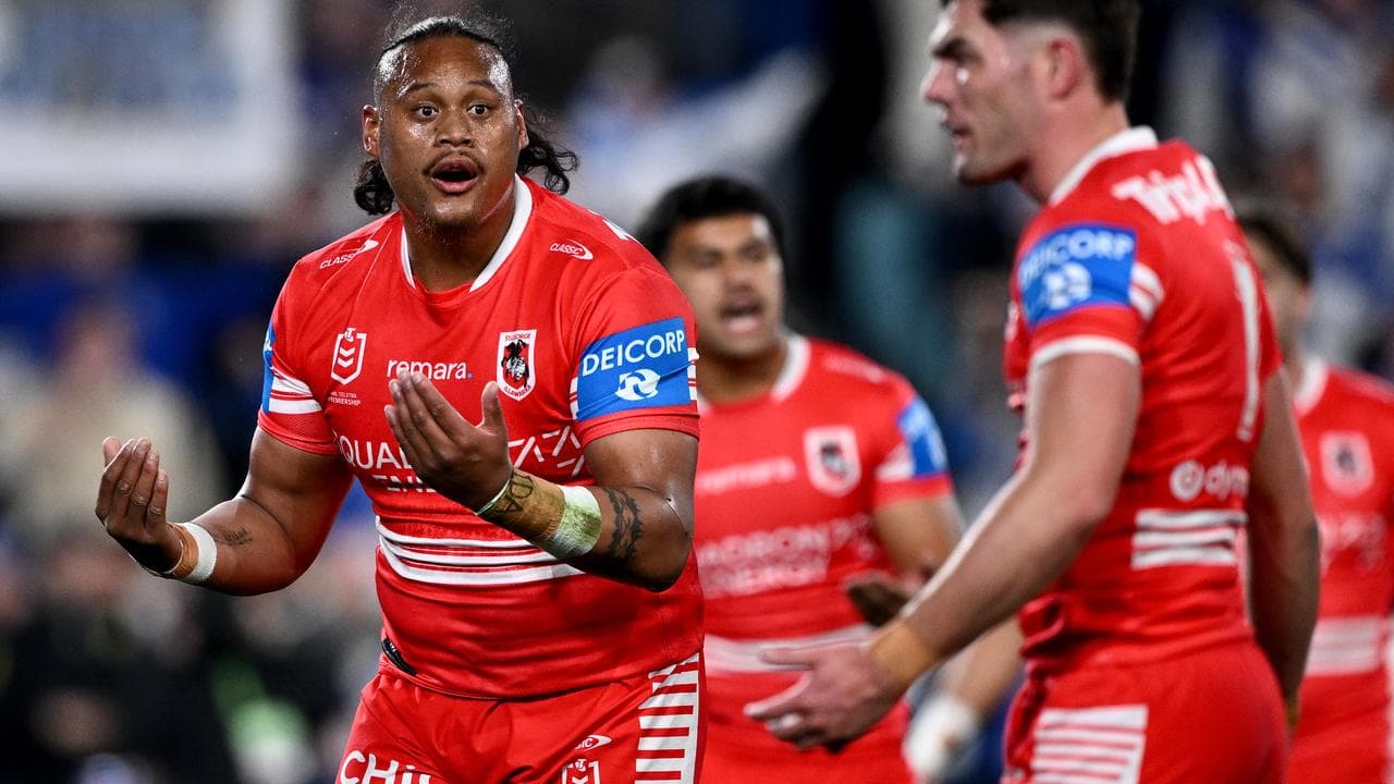 Luciano Leilua (left).