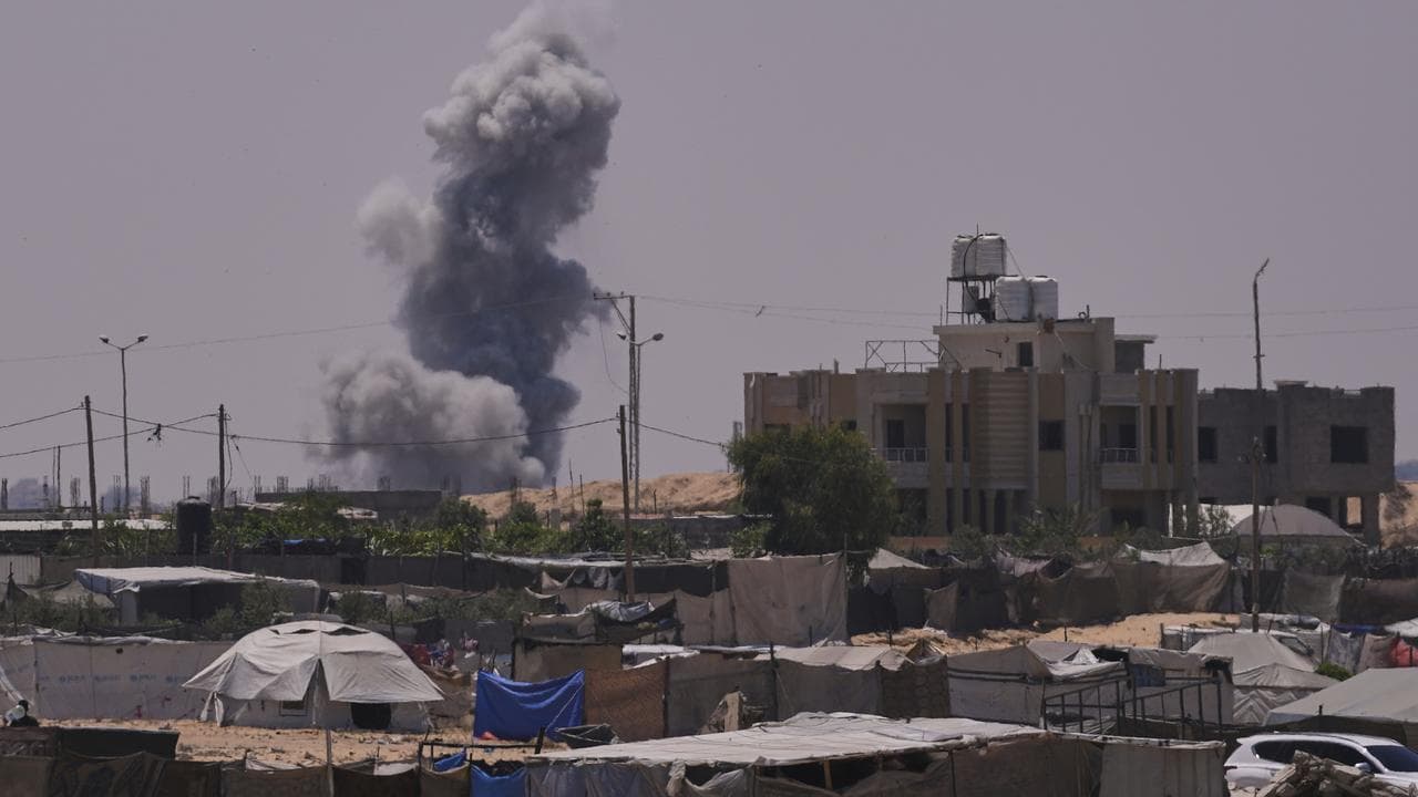 Israeli army air strike in Khan Younis