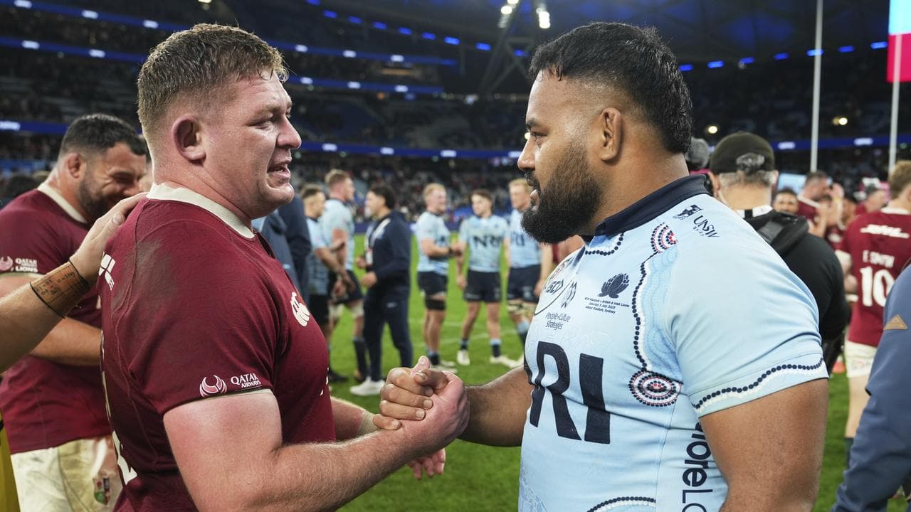 (L-R) Tadgh Furlong and Taniela Tupou.