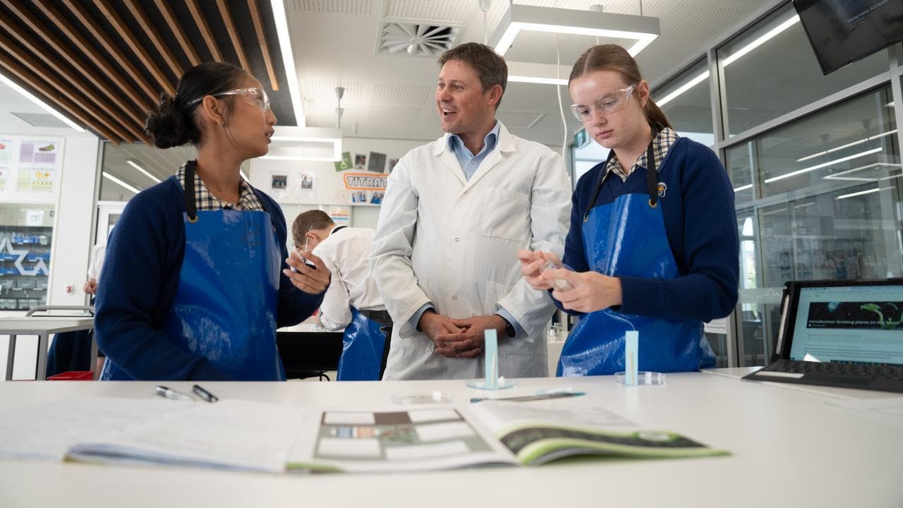 Students participate in the ALEPH project