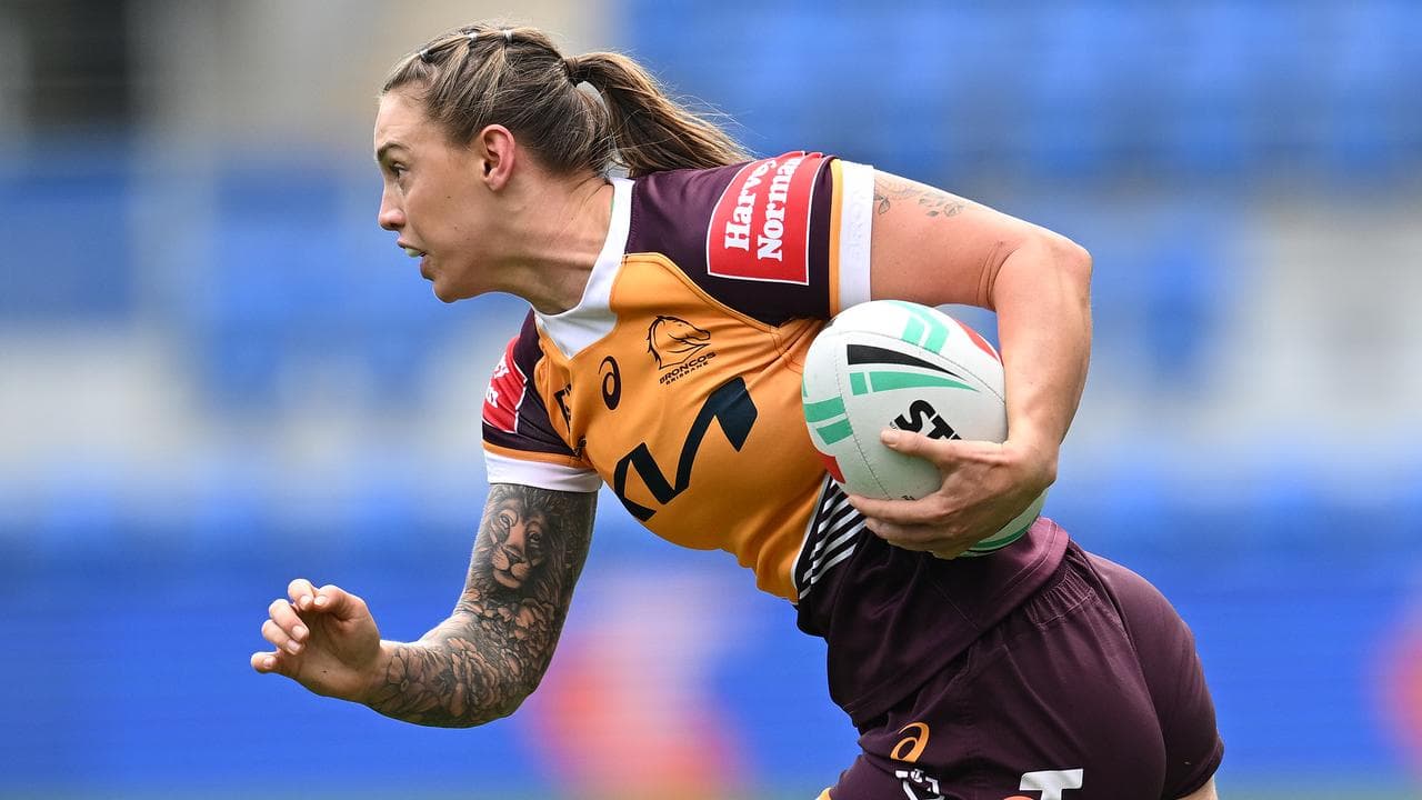 Julia Robinson opened the scoring for the Broncos against the Dragons.