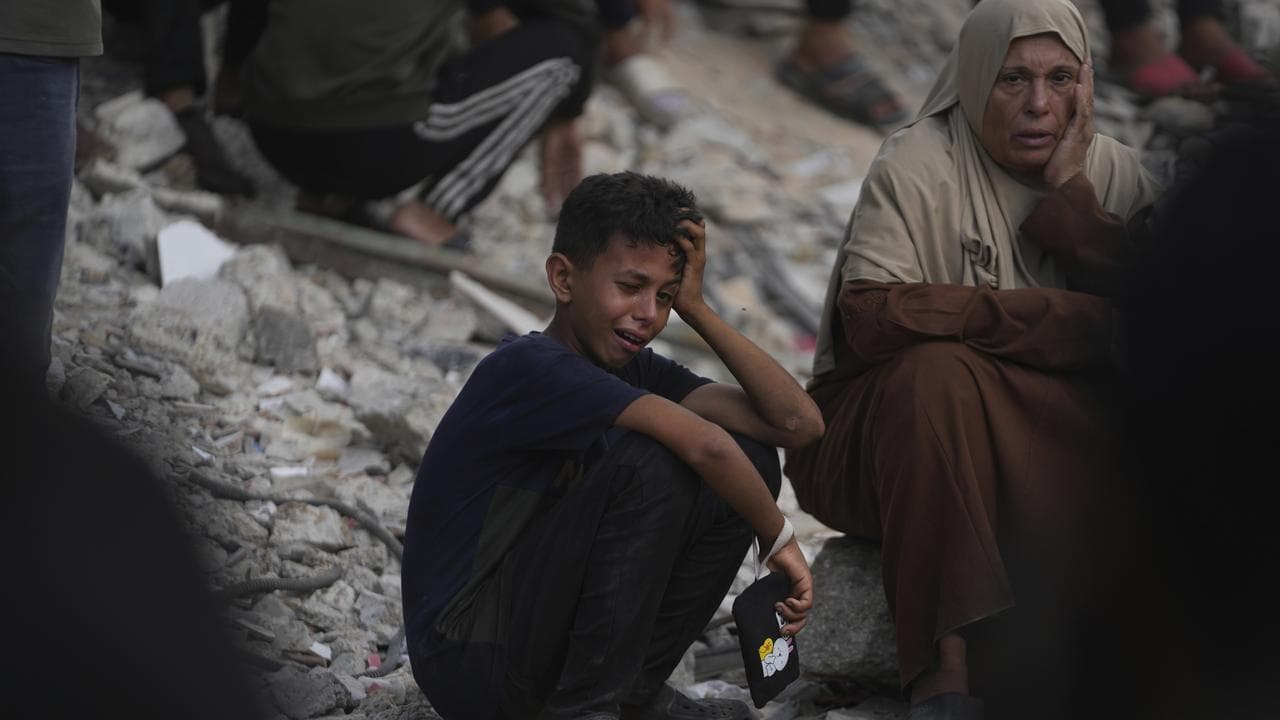 Gazans mourning people killed in the war