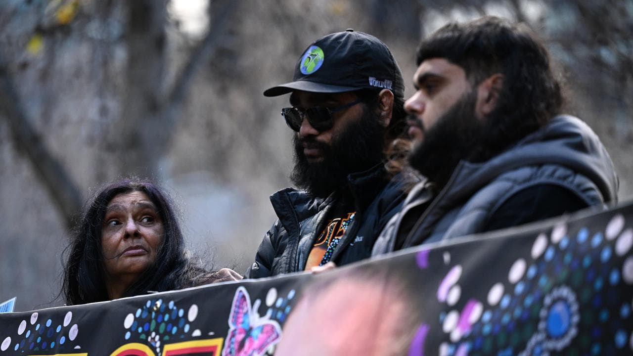 Heather Calgary's mother Jenny and brother James Smith 