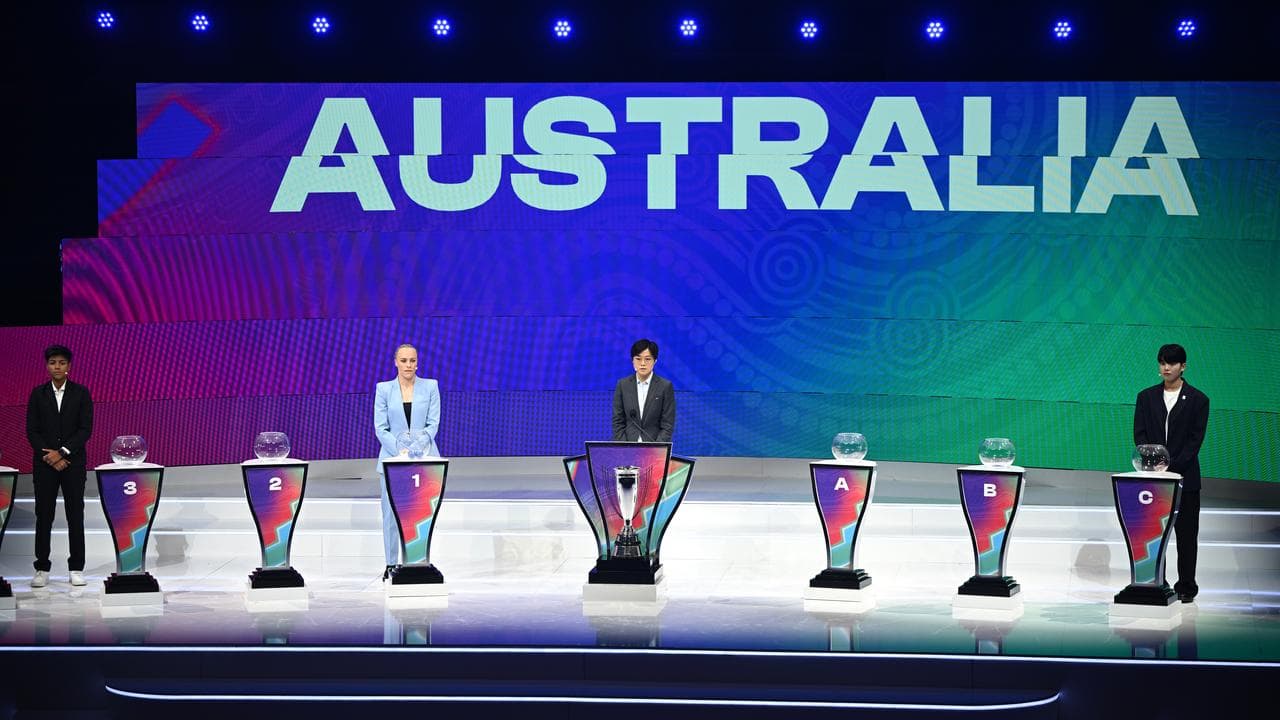 The draw being conducted.