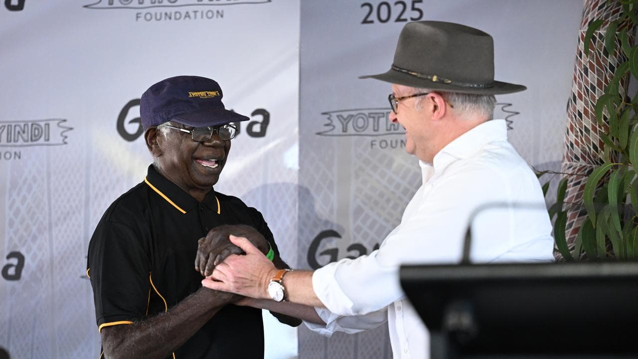 Djawa Yunupingu and Anthony Albanese