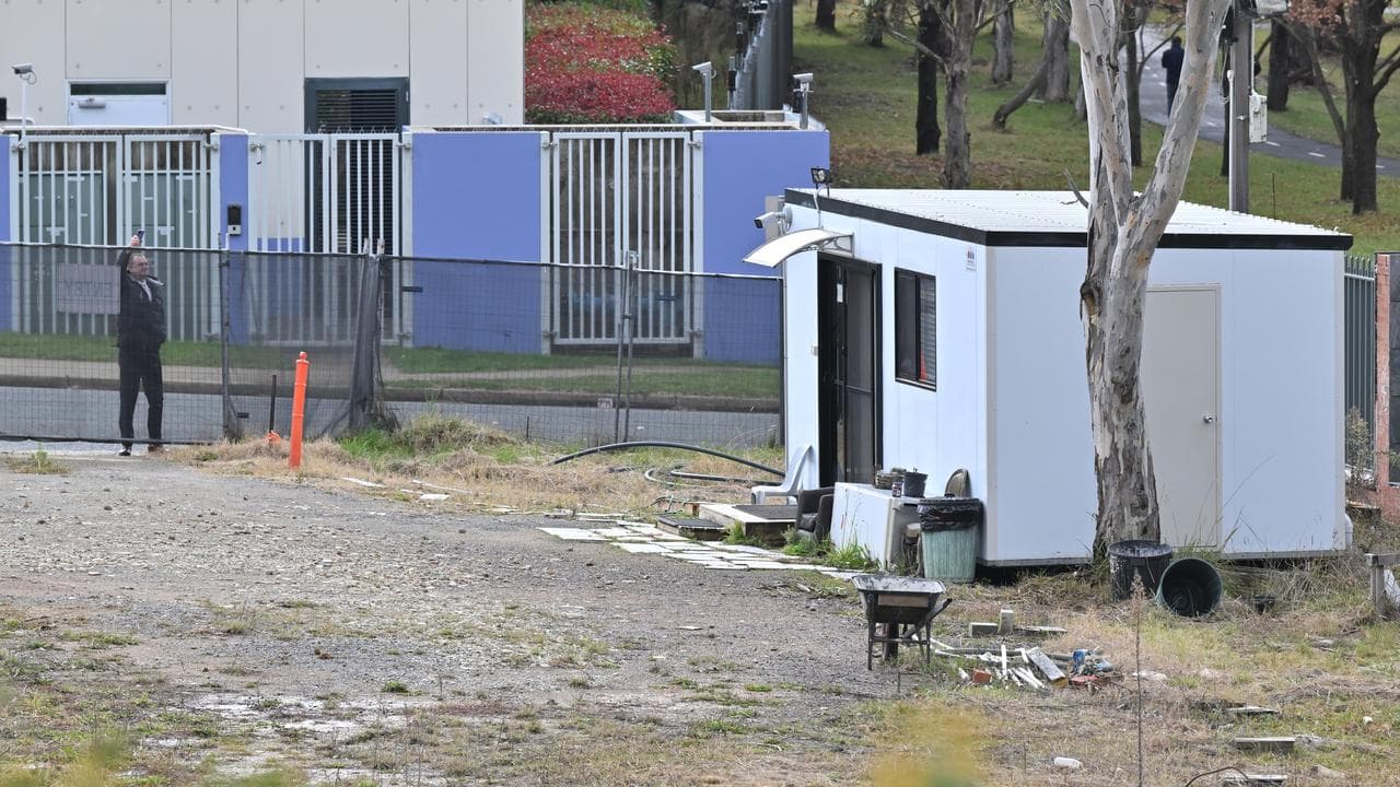 Shack on former Russian embassy lot in Canberra