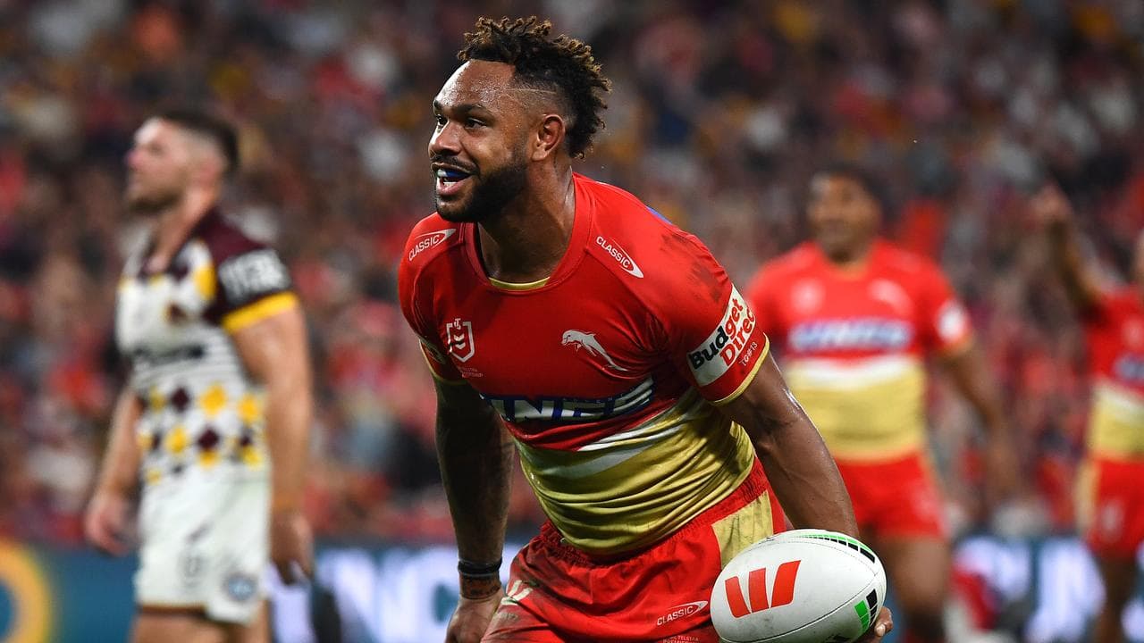 Fullback Hamiso Tabuai-Fidow.