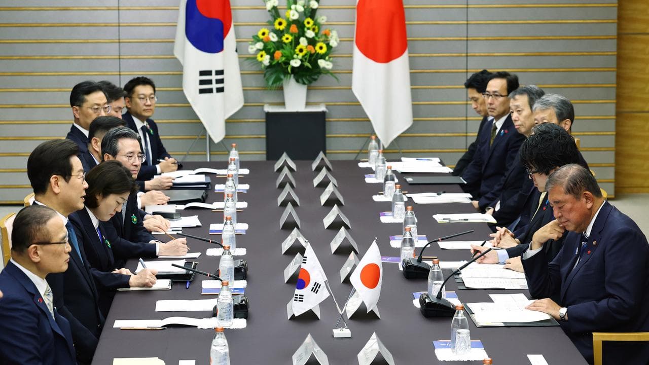 Lee Jae-myung and Shigeru Ishiba meet for talks in Tokyo