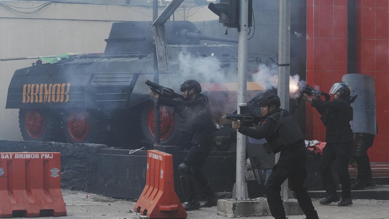 Police fire tear gas in Jakarta