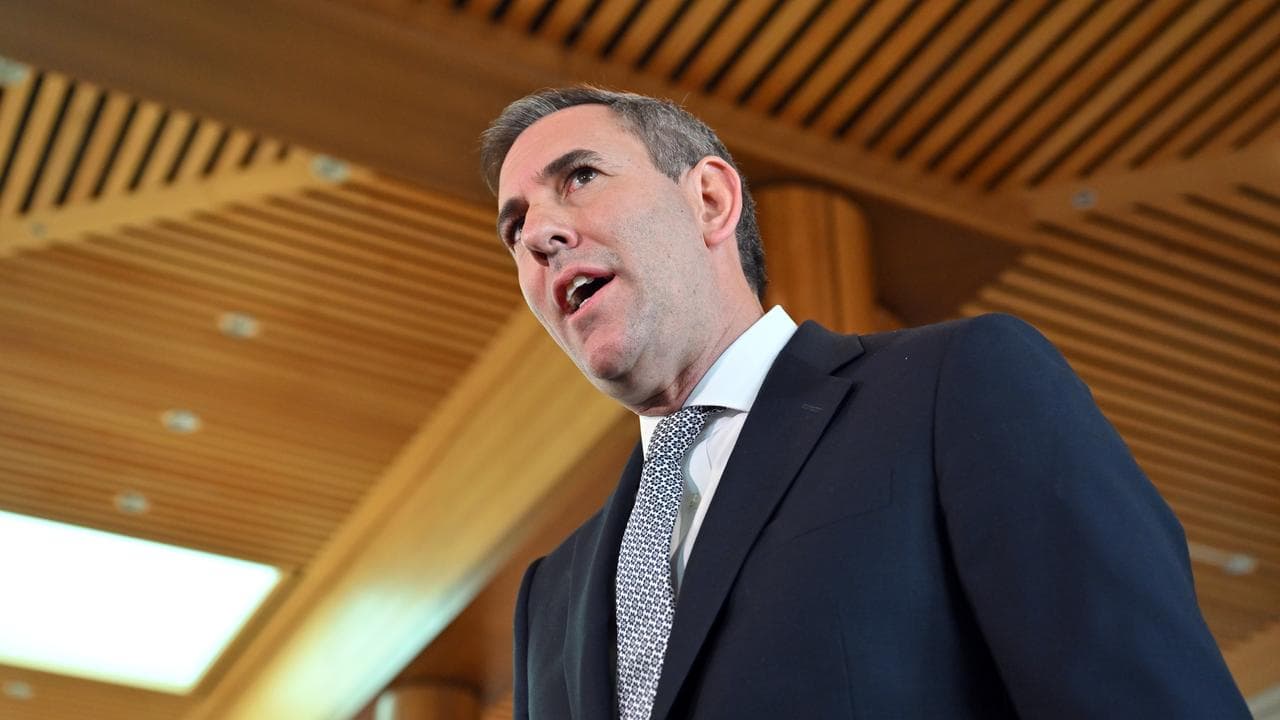 Treasurer Jim Chalmers speaks to media (file)