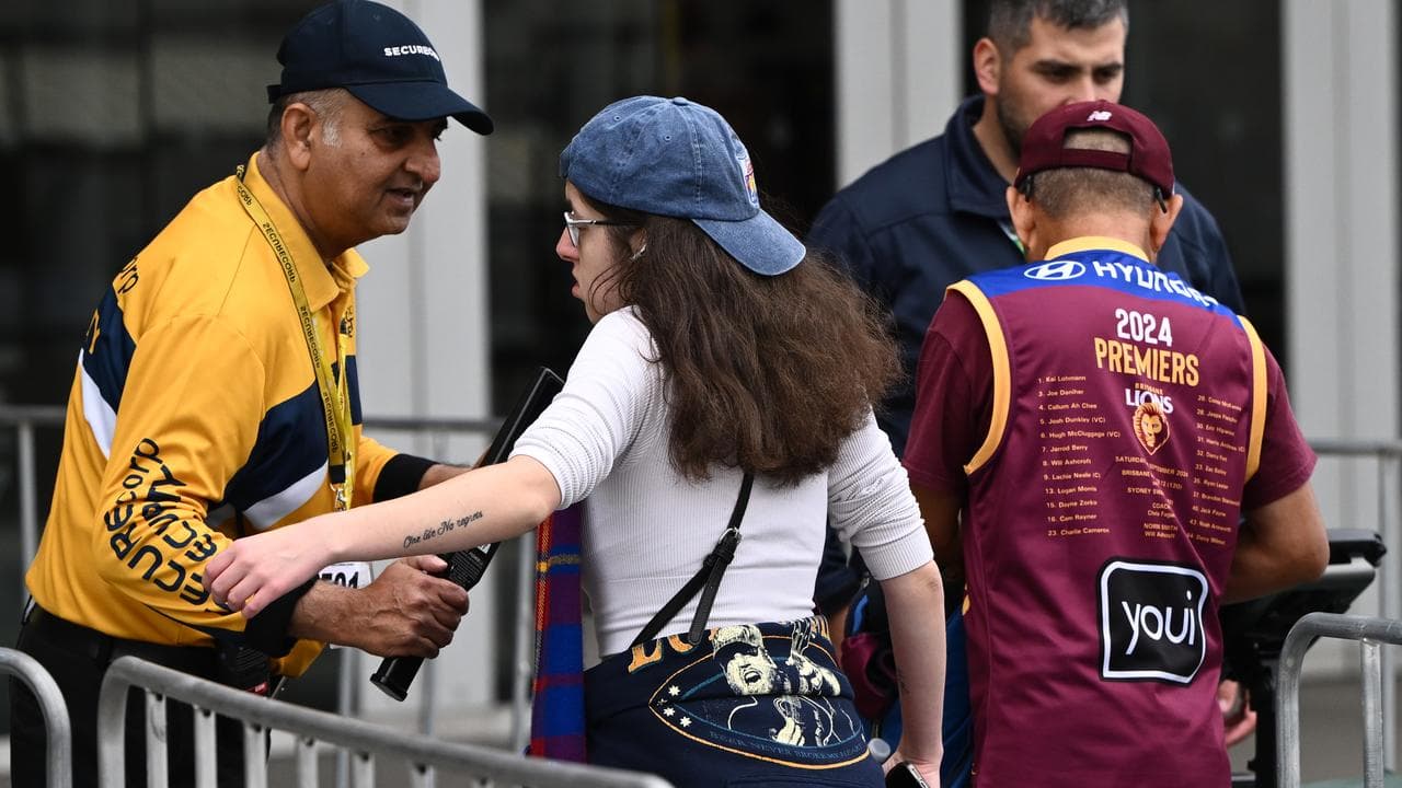 Security search at MCG (file)