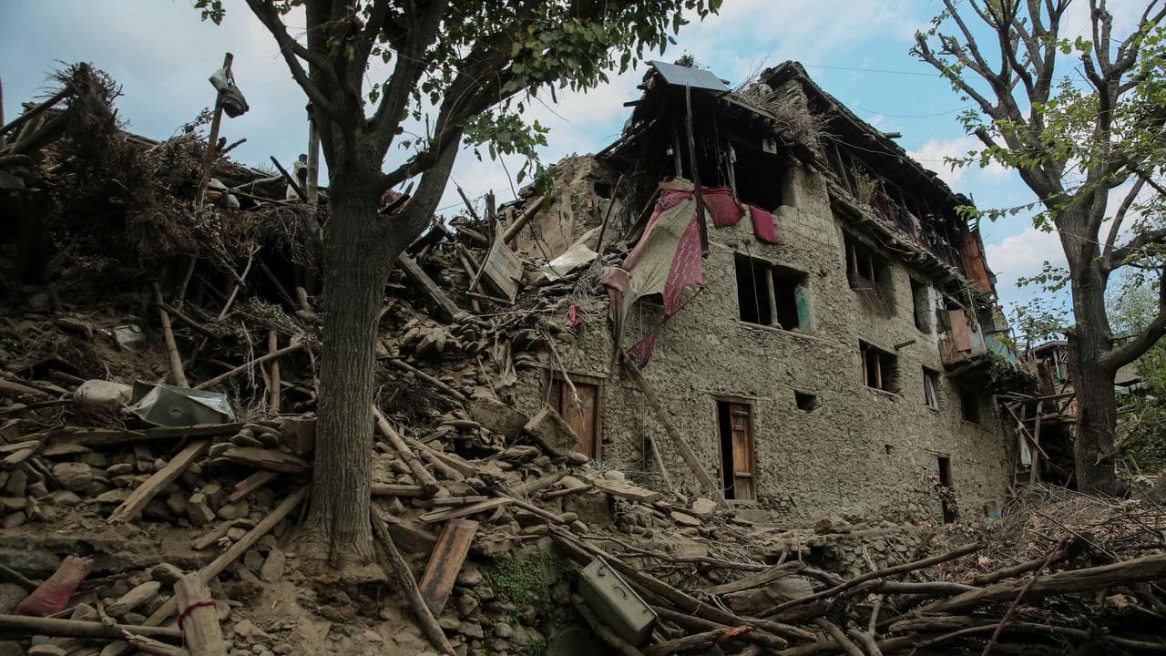 Hundreds die, more injured in Afghan quake