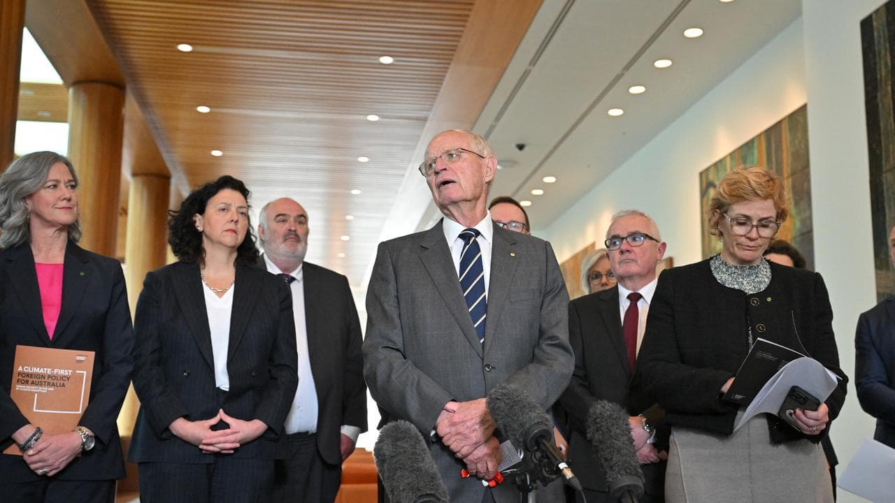 Former defence chief Admiral Chris Barrie