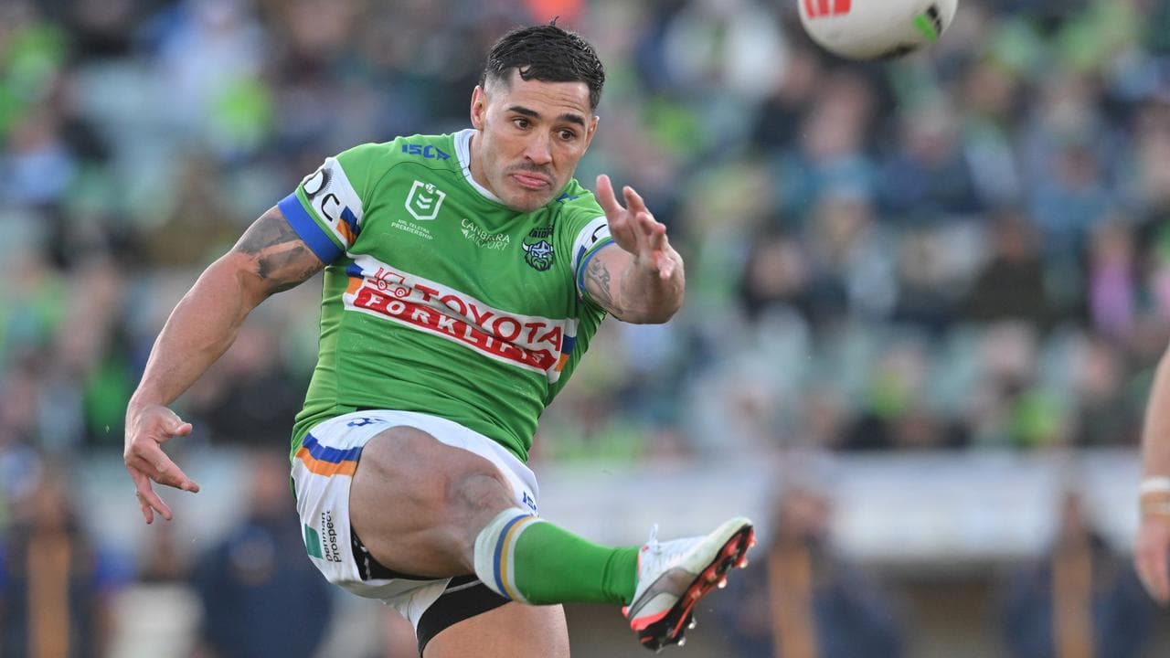 Raiders Jamal Fogarty kicks