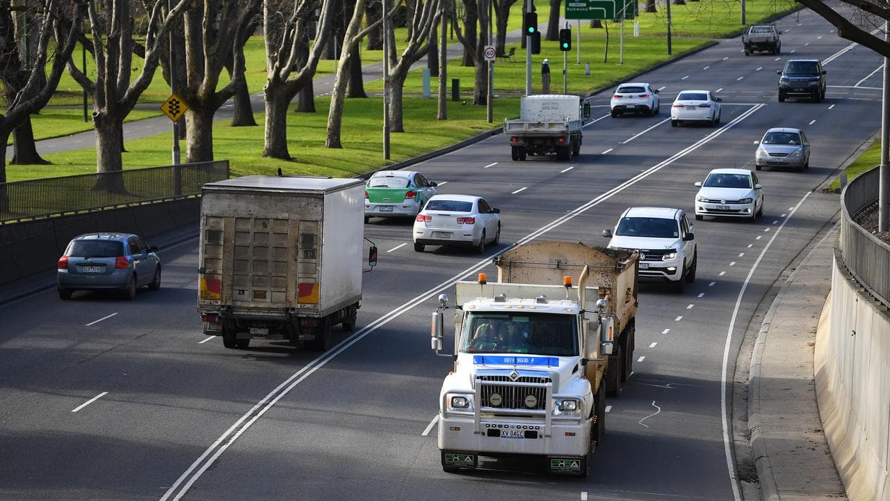 Commuter and industrial traffic along City road in Melbourne