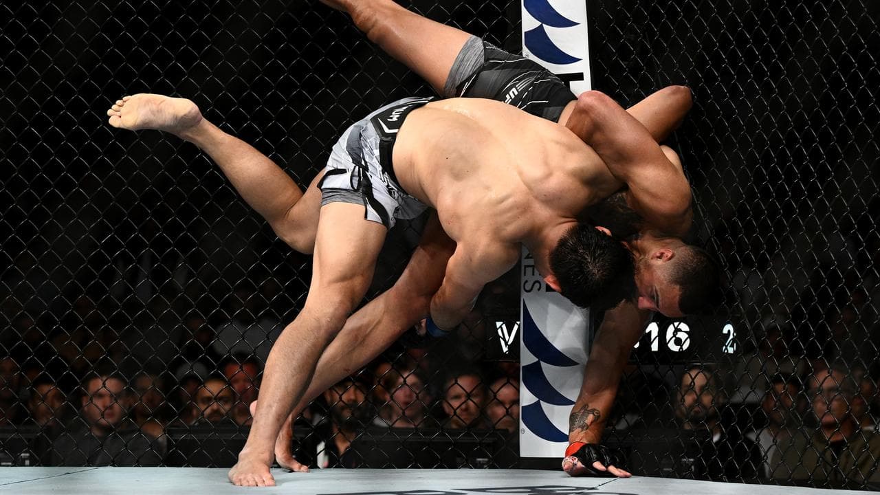 Carlos Ulberg and Da Woon Jung.