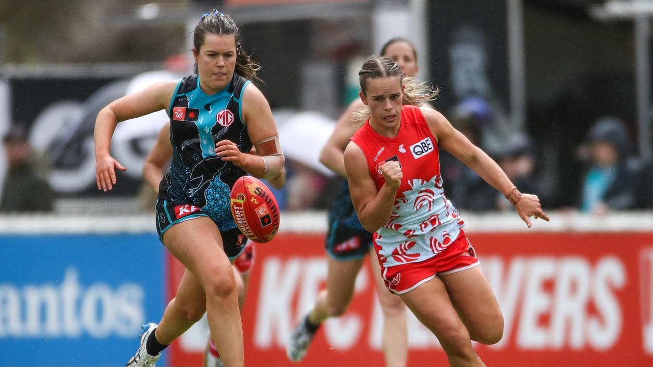 (L-R) Alex Ballard and Sarah Skinner.