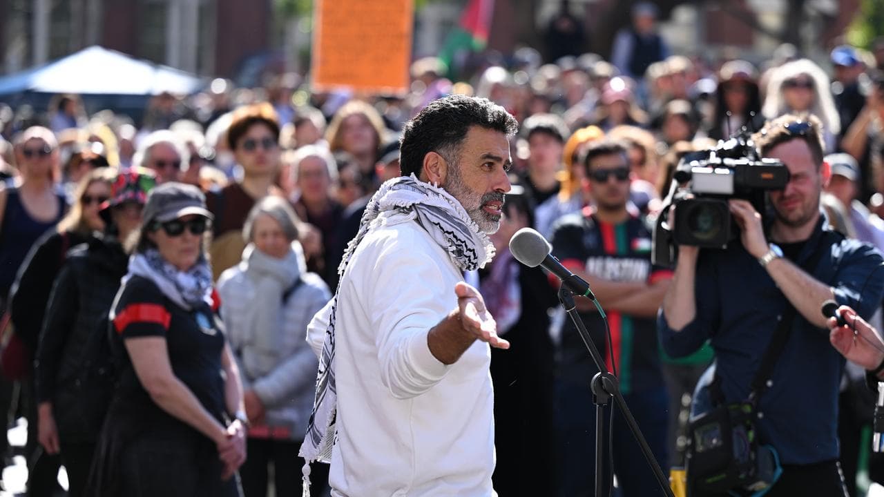 Nasser Mashni addresses a crowd (file image)