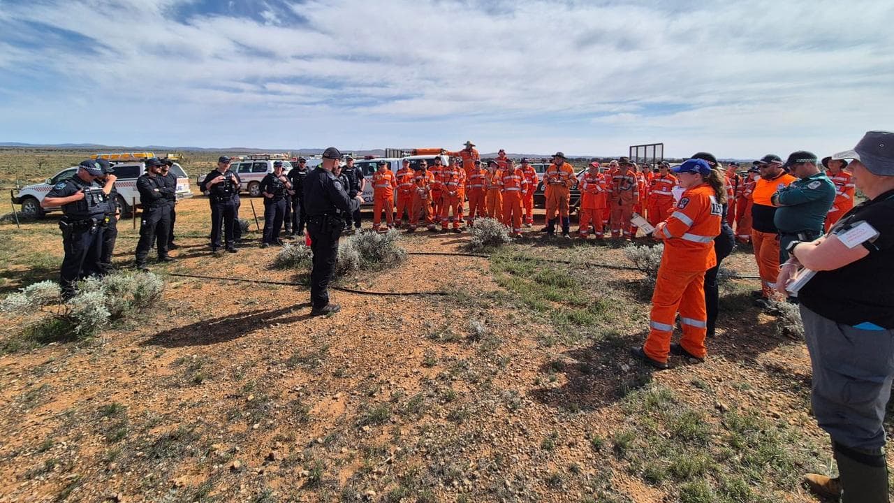 Police brief search crews (file image)