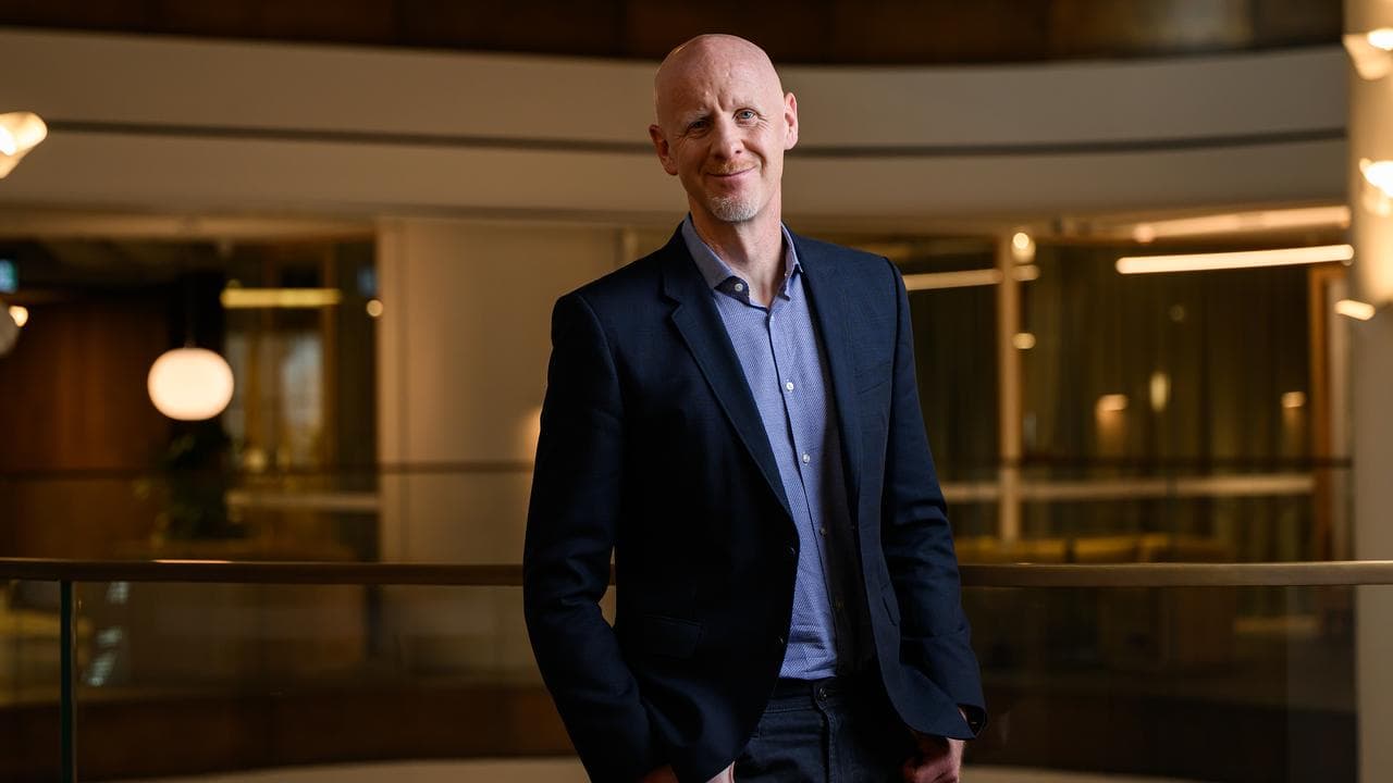 TIM CADOGAN PORTRAIT