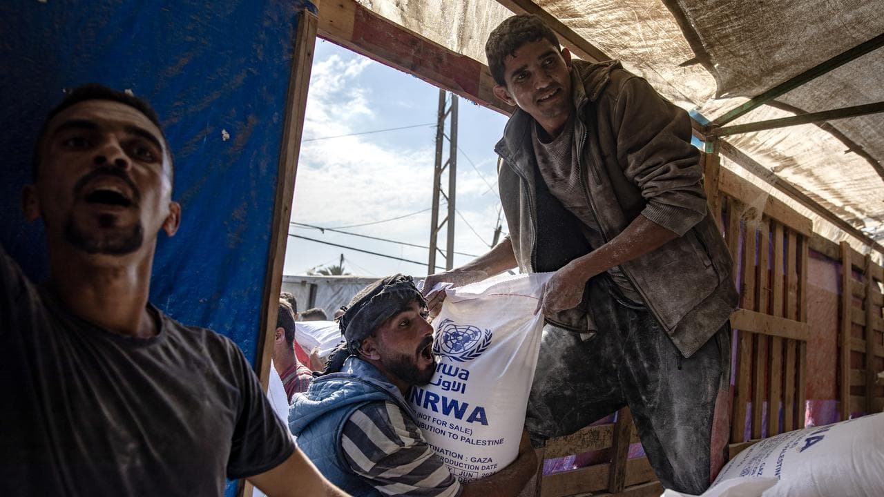 UNRWA agency hands out bags of flour