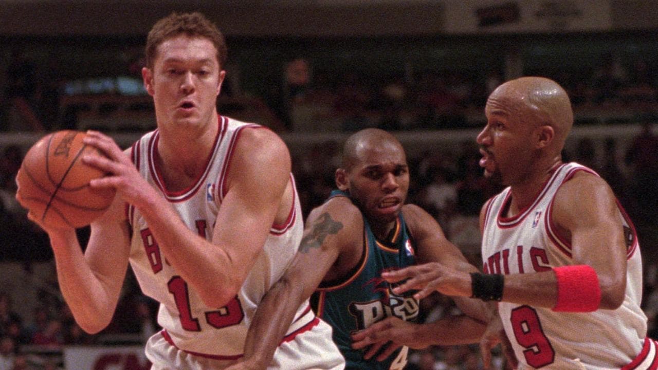 Chicago Bulls' Luc Longley