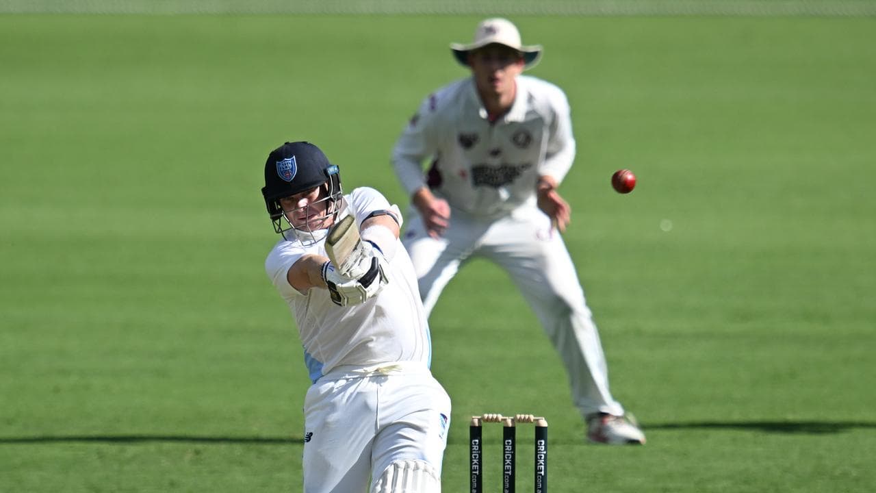 Steve Smith of the Blues in actio