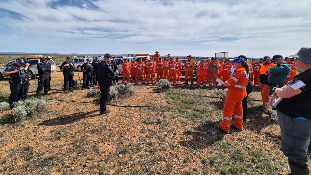 Police brief search crews (file image)