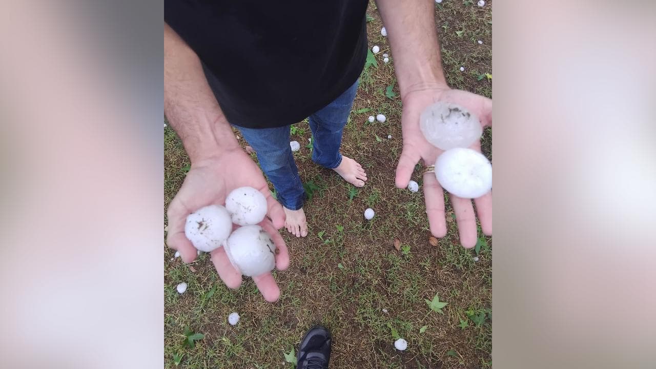 Large hailstones in Pratten
