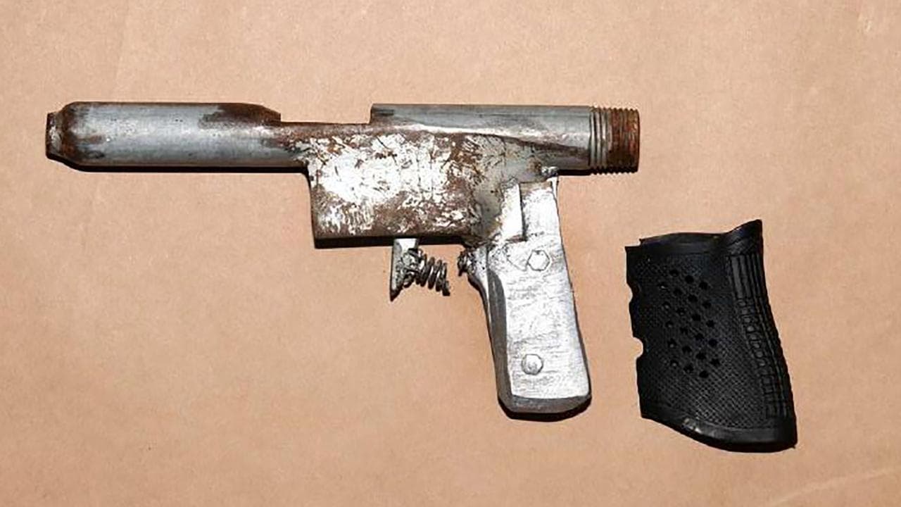 Tjay Doeblien's homemade and inoperable handgun 