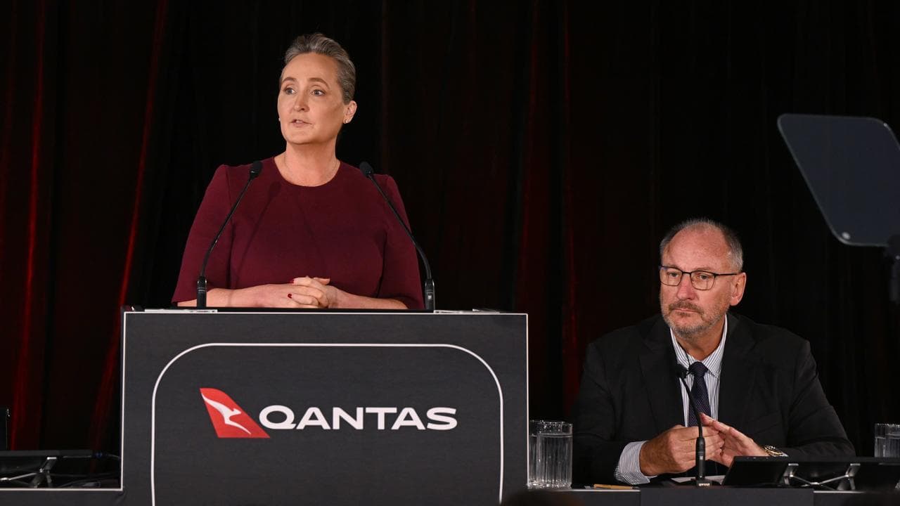 Qantas Group CEO Vanessa Hudson and Qantas Board chair John Mullen