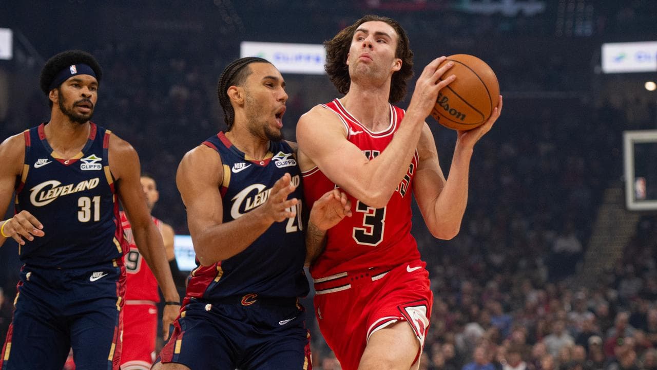 (L-R) Jarrett Allen, Jaylon Tyson and Josh Giddey.