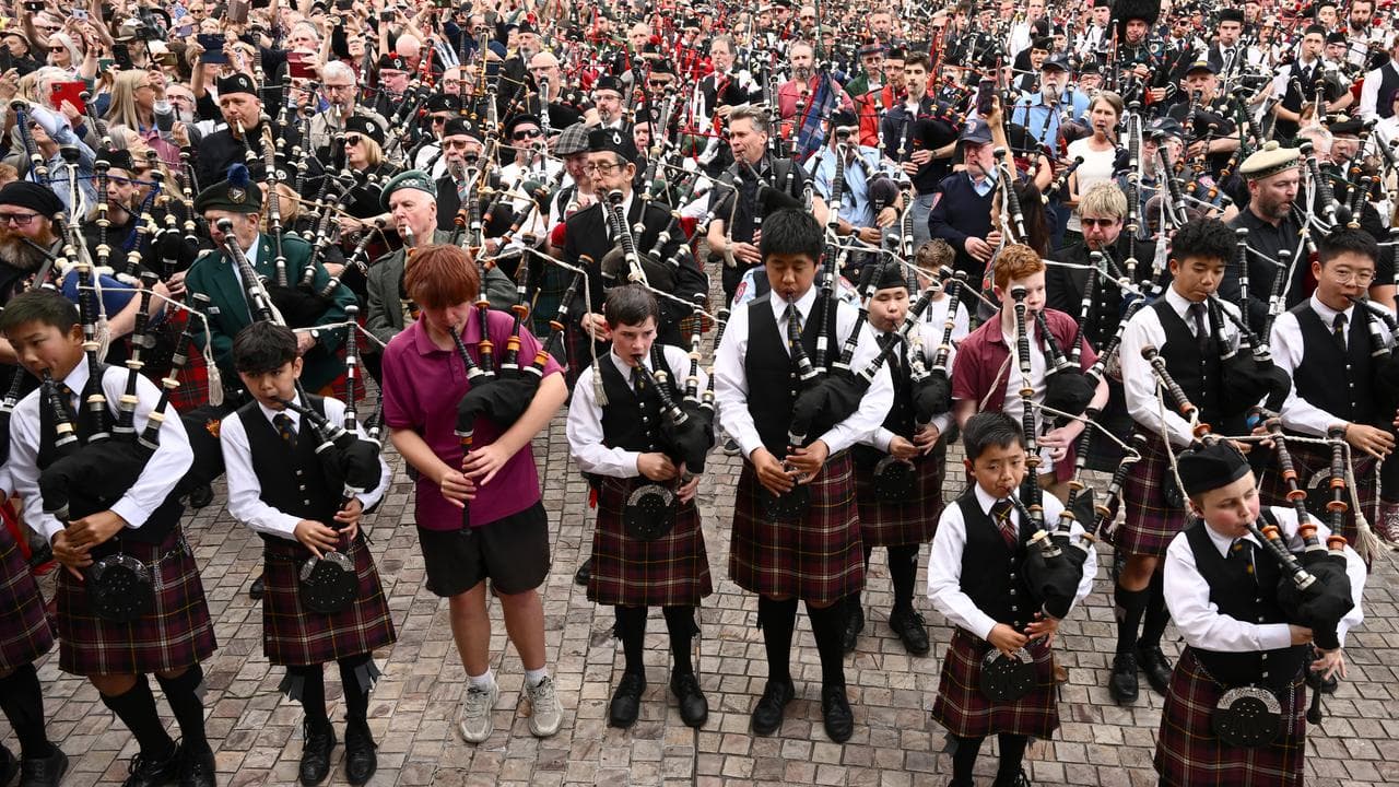 The record-breaking crowd of bagpipers in Melbourne